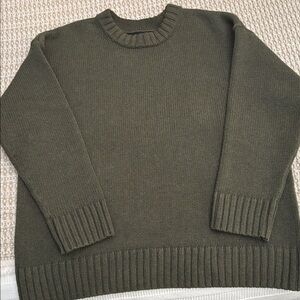 Gap 100% Cotton Oversized Sweater size Small
Army Jacket Green